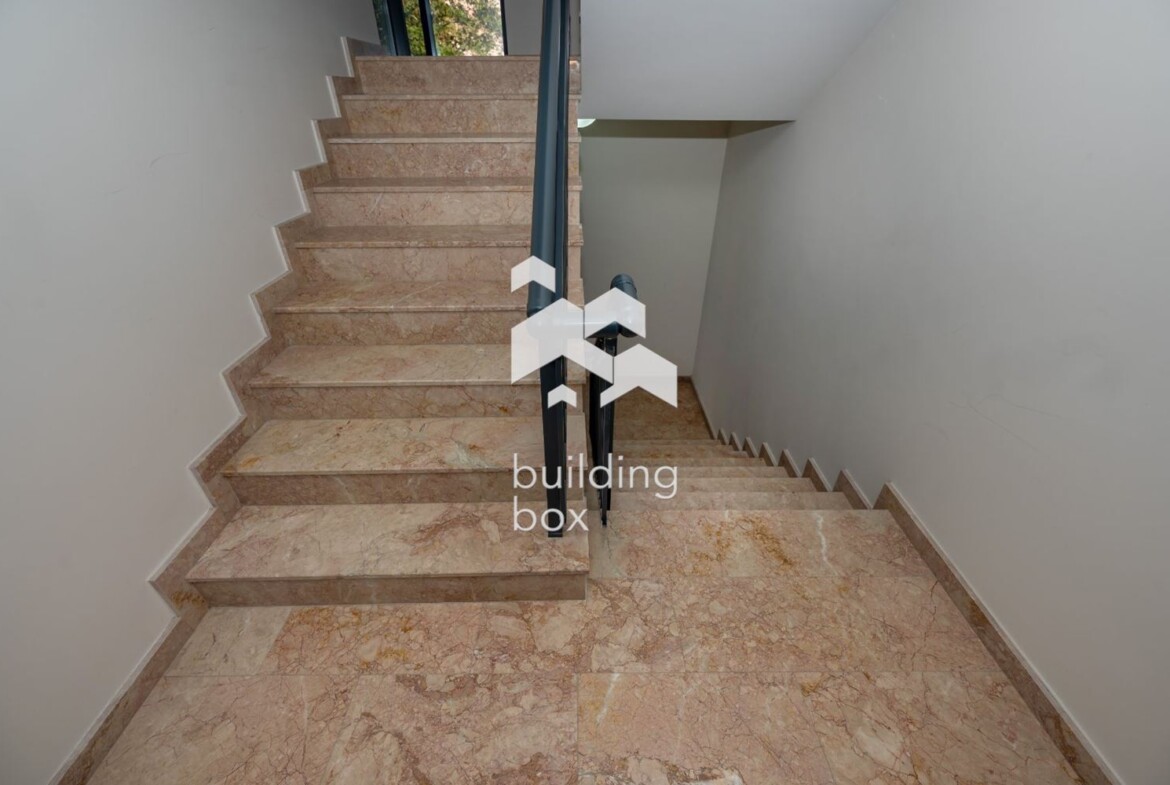 Тристаен апартамент до ключ - кв. "Каменица 2" - 0