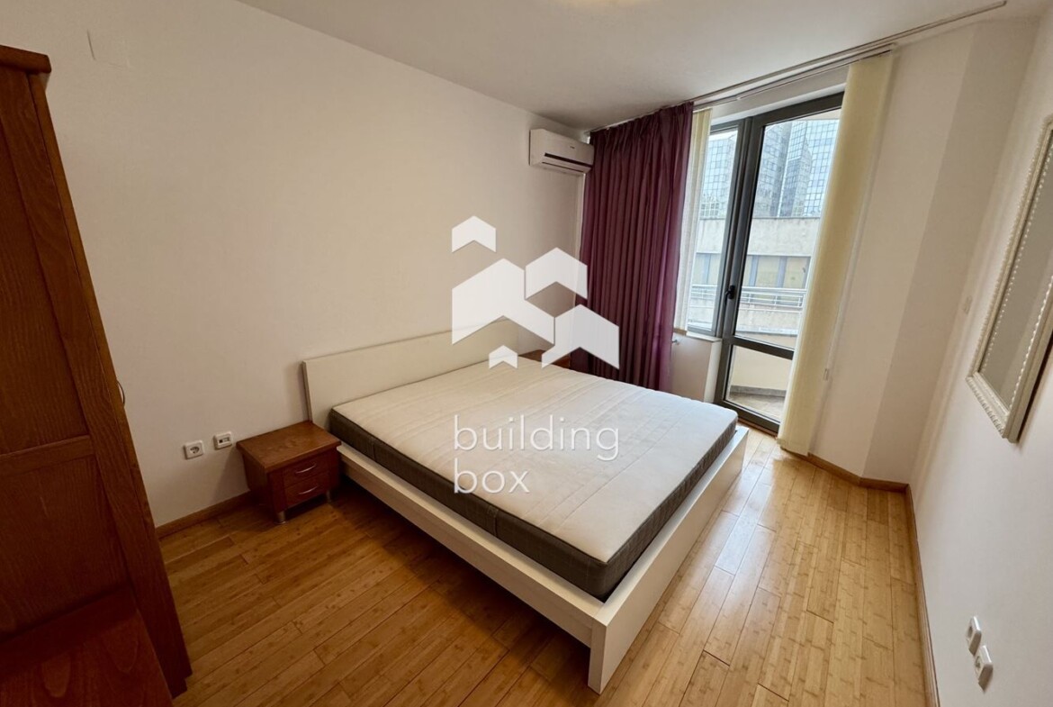 Двустаен апартамент в Изток, точно до метро - 0