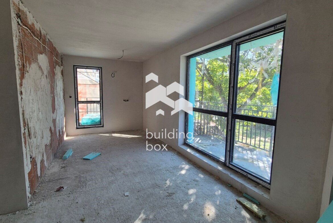 Тристаен апартамент - кв. Христо Смирненски - 0