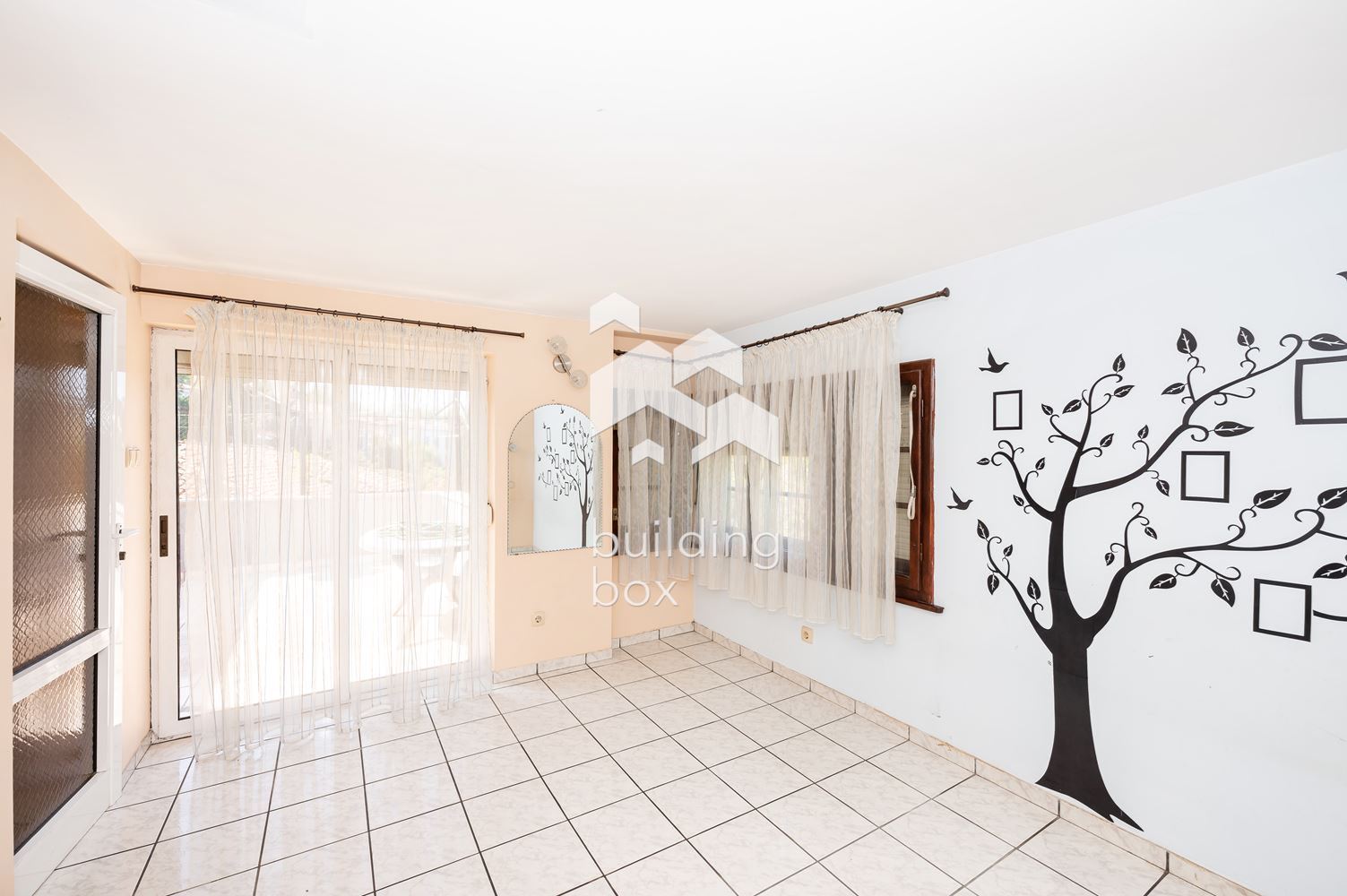 Два етажа от къща на крачка от "Капана" - 0