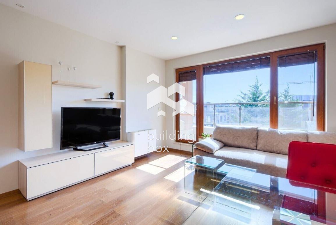 Просторен тристаен апартамент в затворен комплекс в кв. Витоша - 0