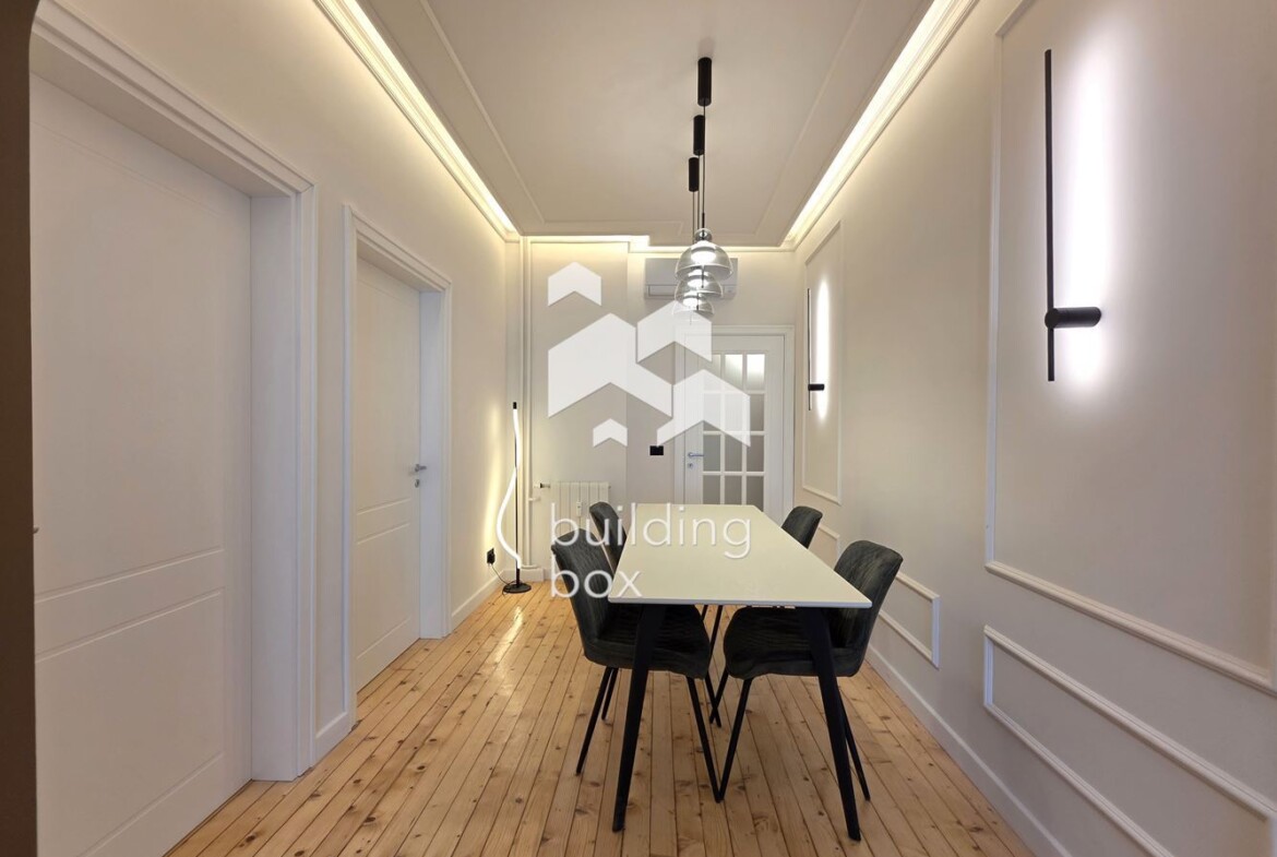 Тристаен апартамент в идеален Център - 0