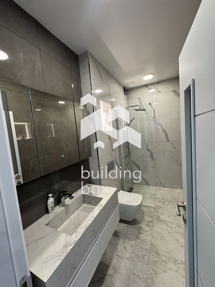 Продава тристаен в кв. Кръстова вада - 0