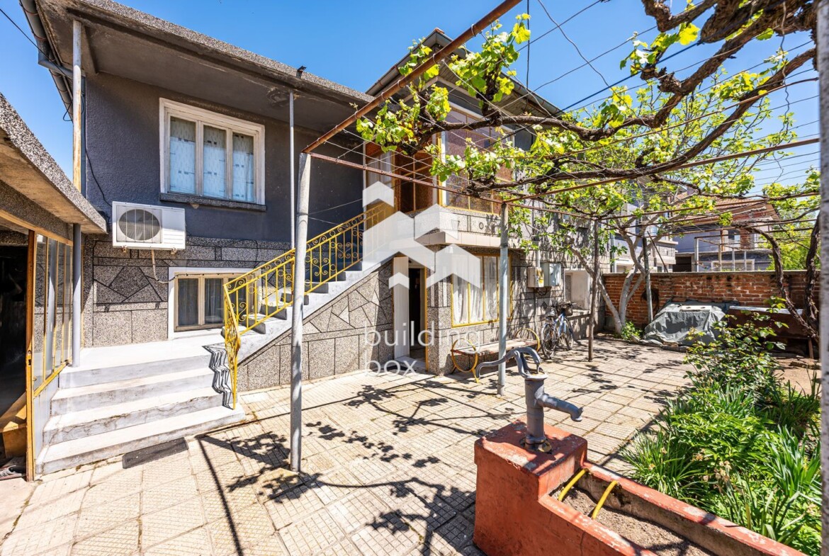 Двуетажна къща - гр. Раковски - 0