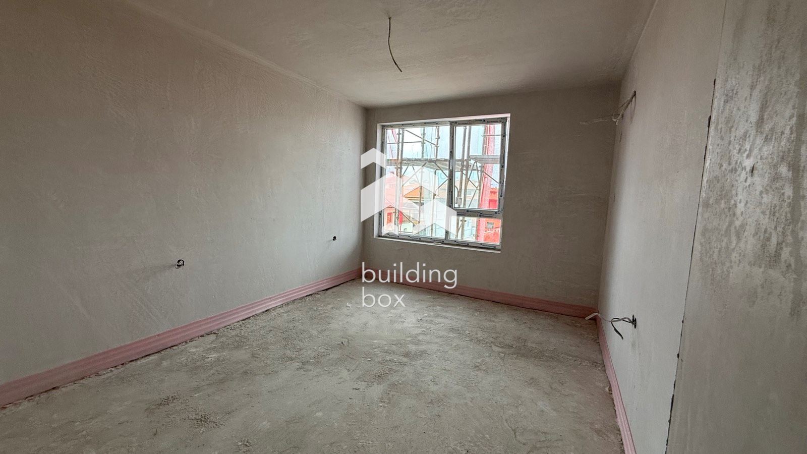 Тристаен апартамент в кв. Остромила - 0