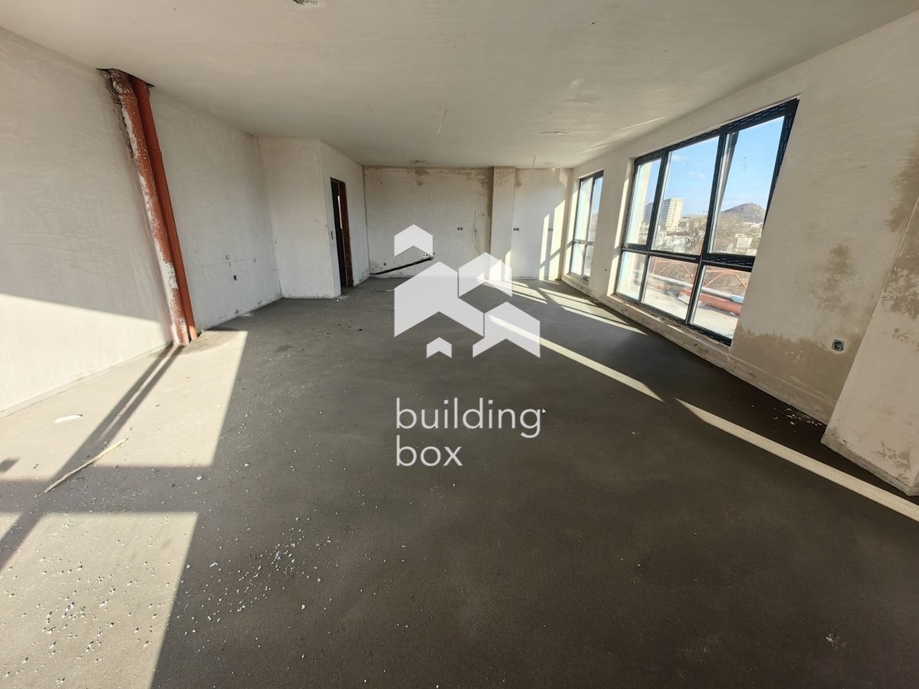 Четиристаен апартамент - кв. Христо Смирненски - 0