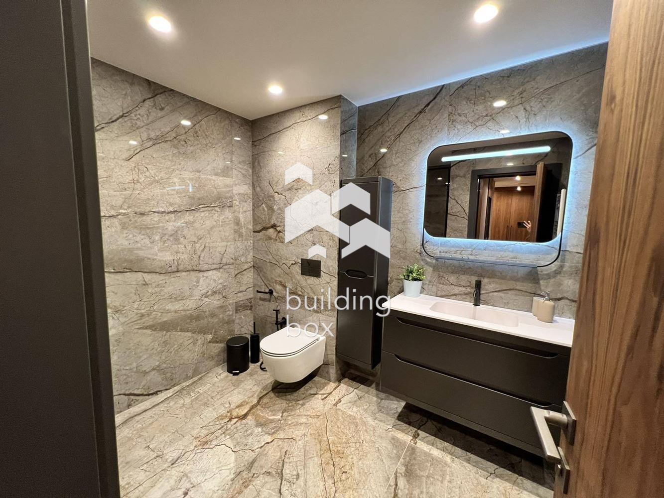 Продава 3-стаен - 0