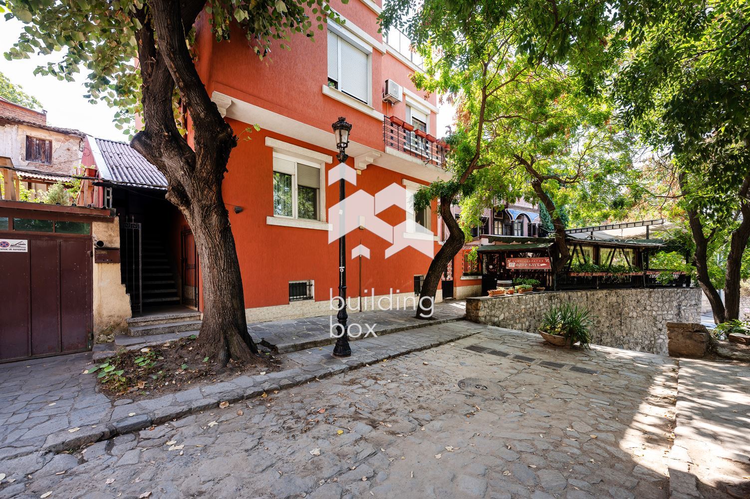 Два етажа от къща със самостоятелен вход в сърцето на град Пловдив - 0