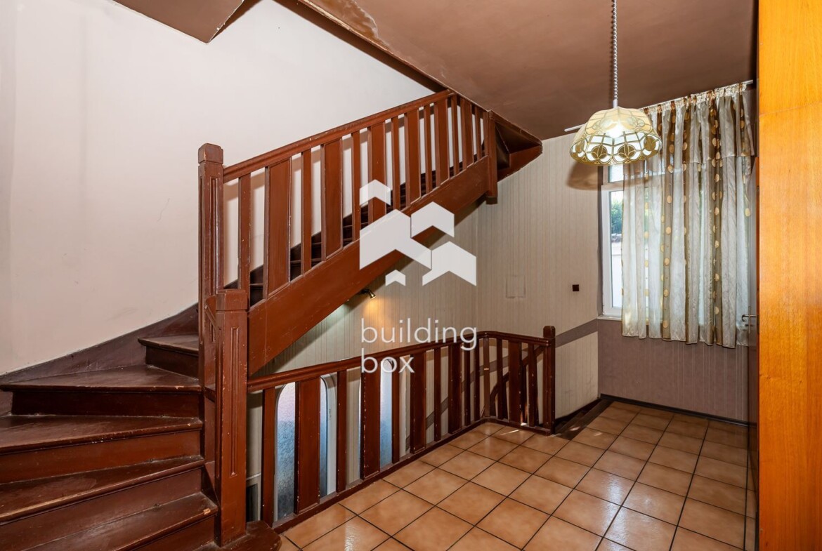 Два етажа от къща на крачка от "Капана" - 0