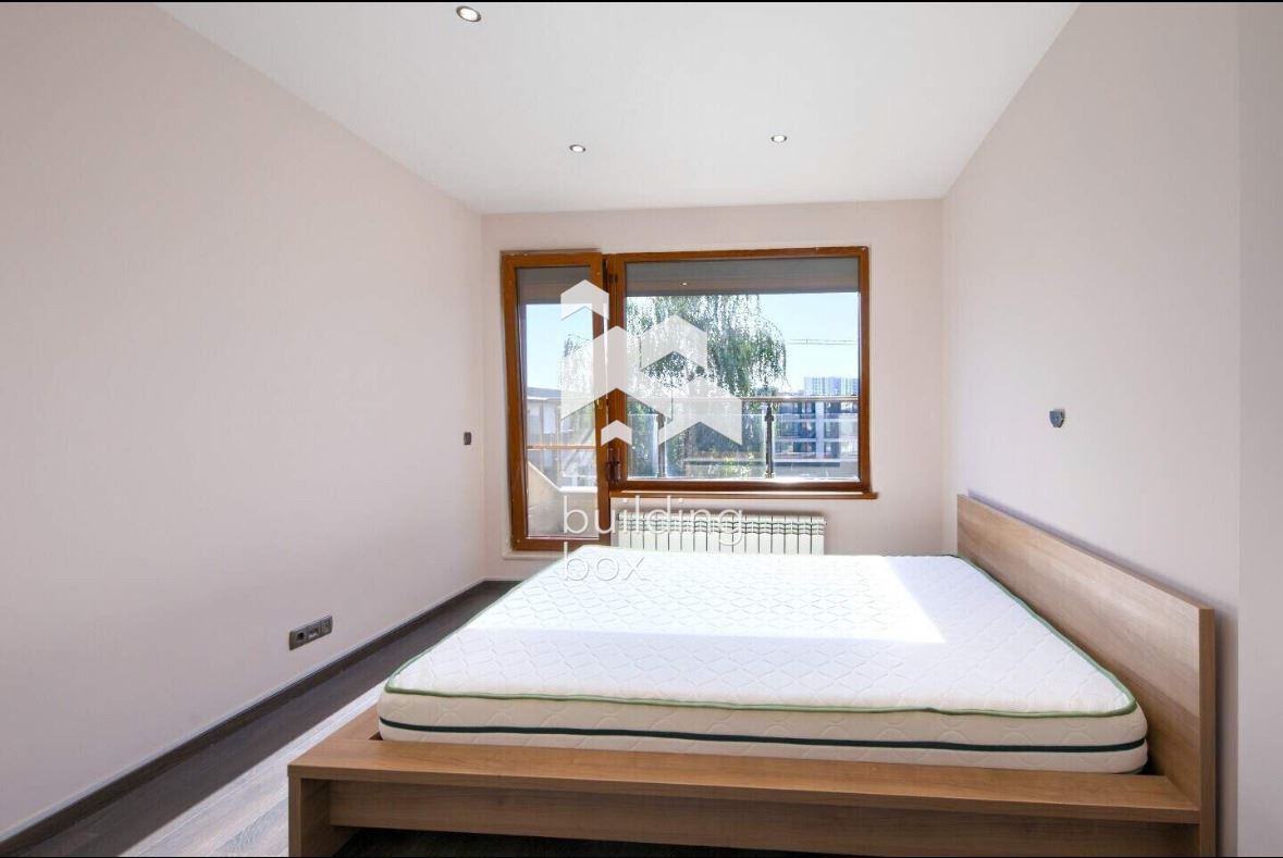 Просторен тристаен апартамент в затворен комплекс в кв. Витоша - 0