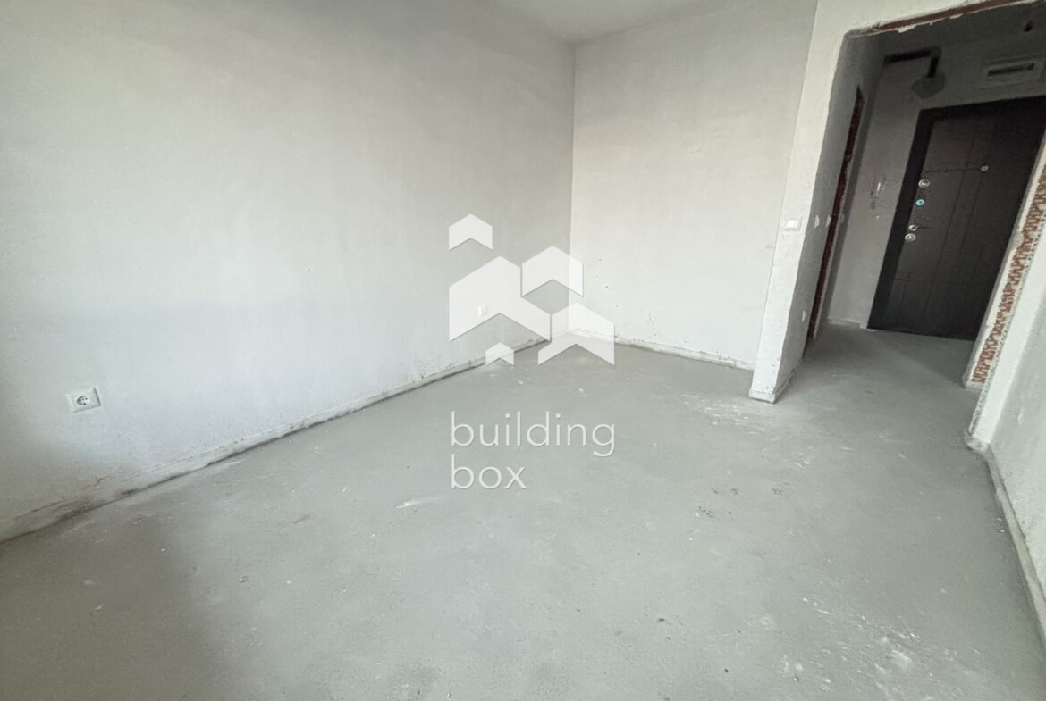 Двустаен апартамент с паркомясто - 0