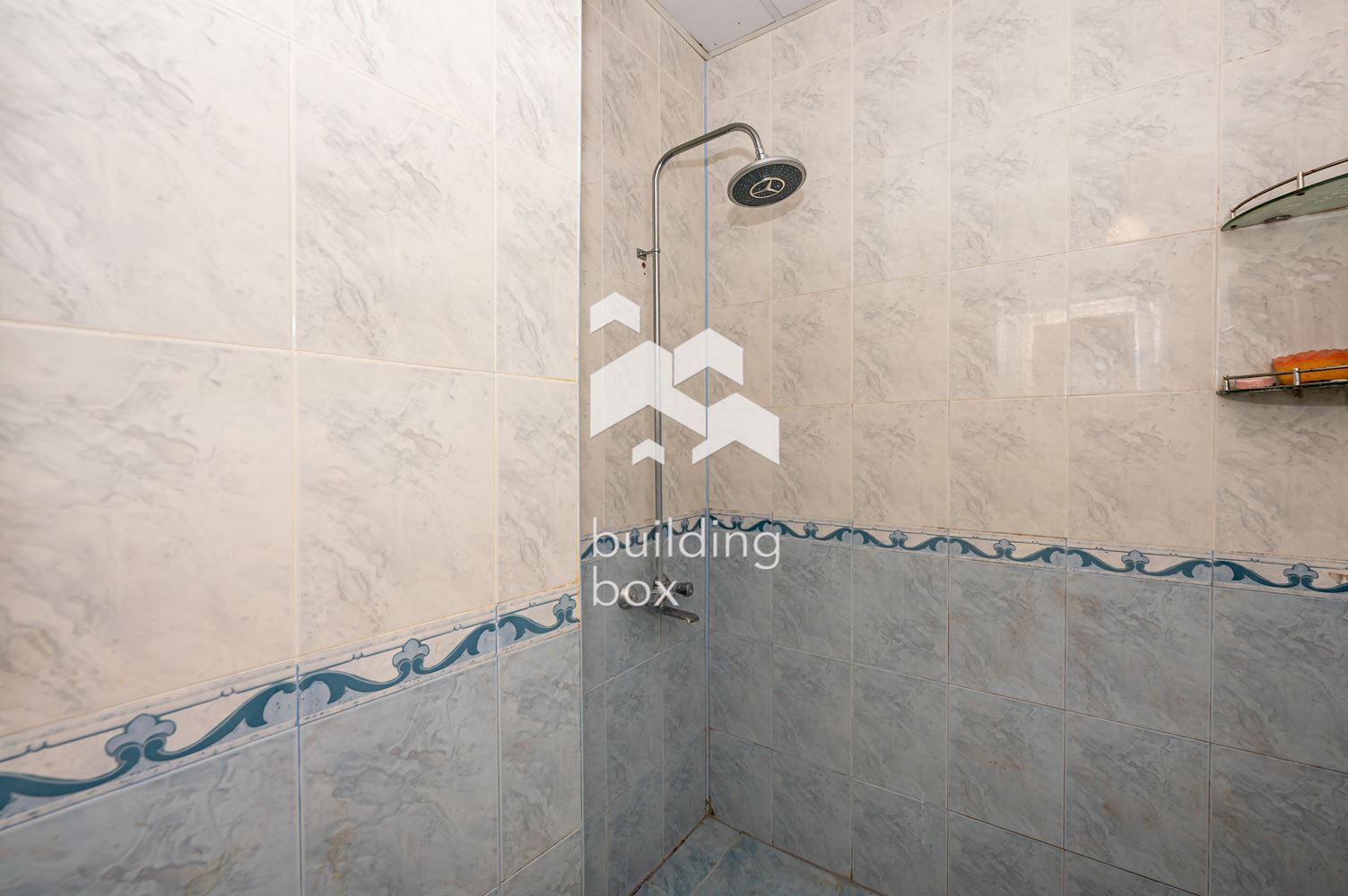 Тристаен апартамент до Събота пазара - 0