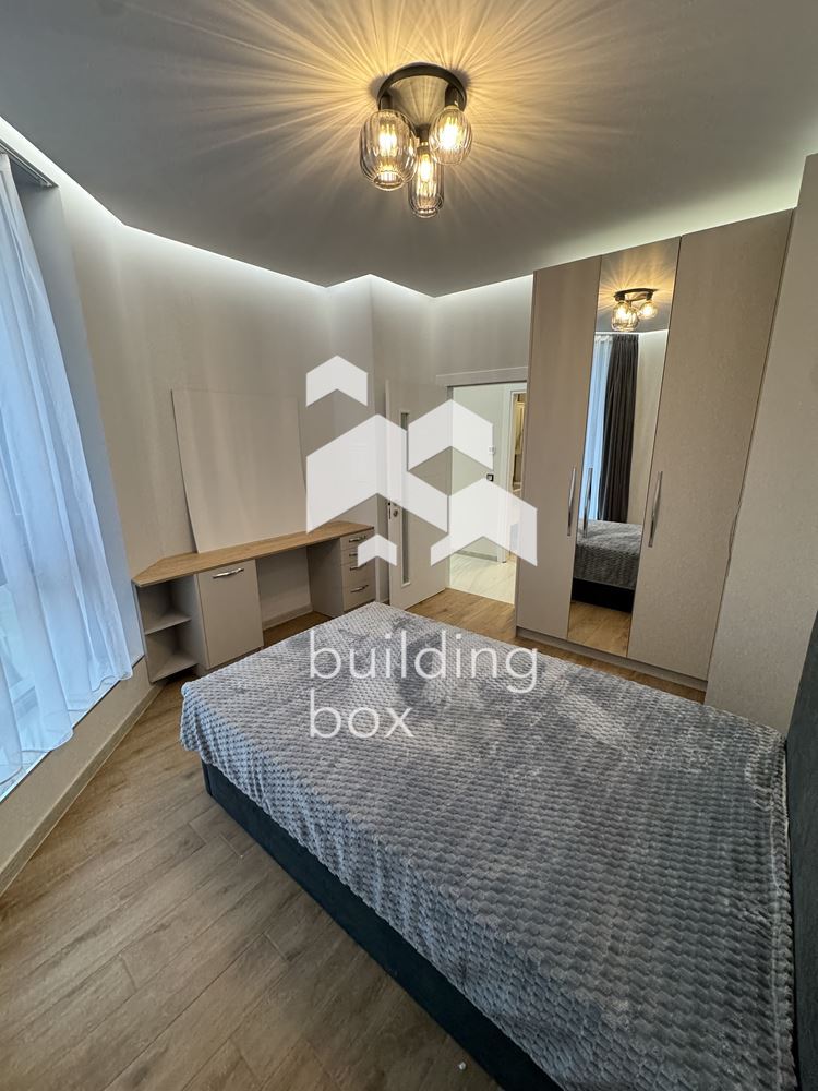 Продава тристаен в кв. Кръстова вада - 0