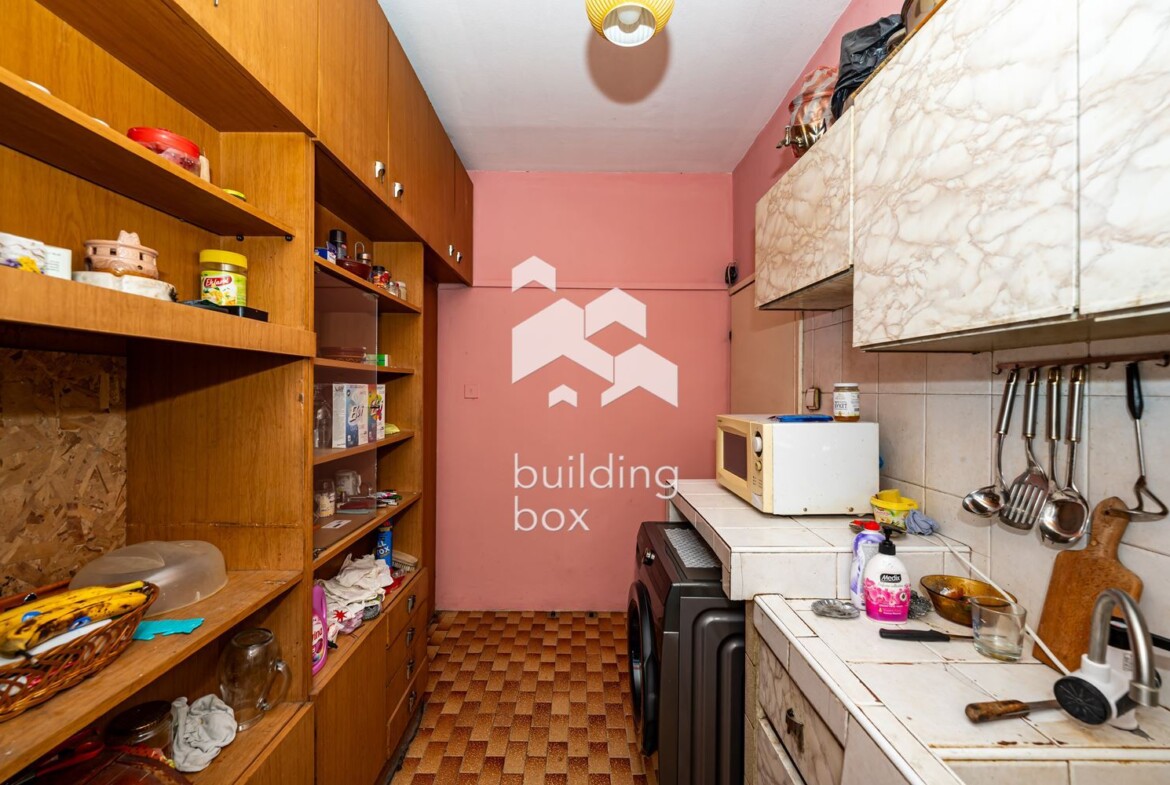 Тристаен апартамент до Събота пазара - 0