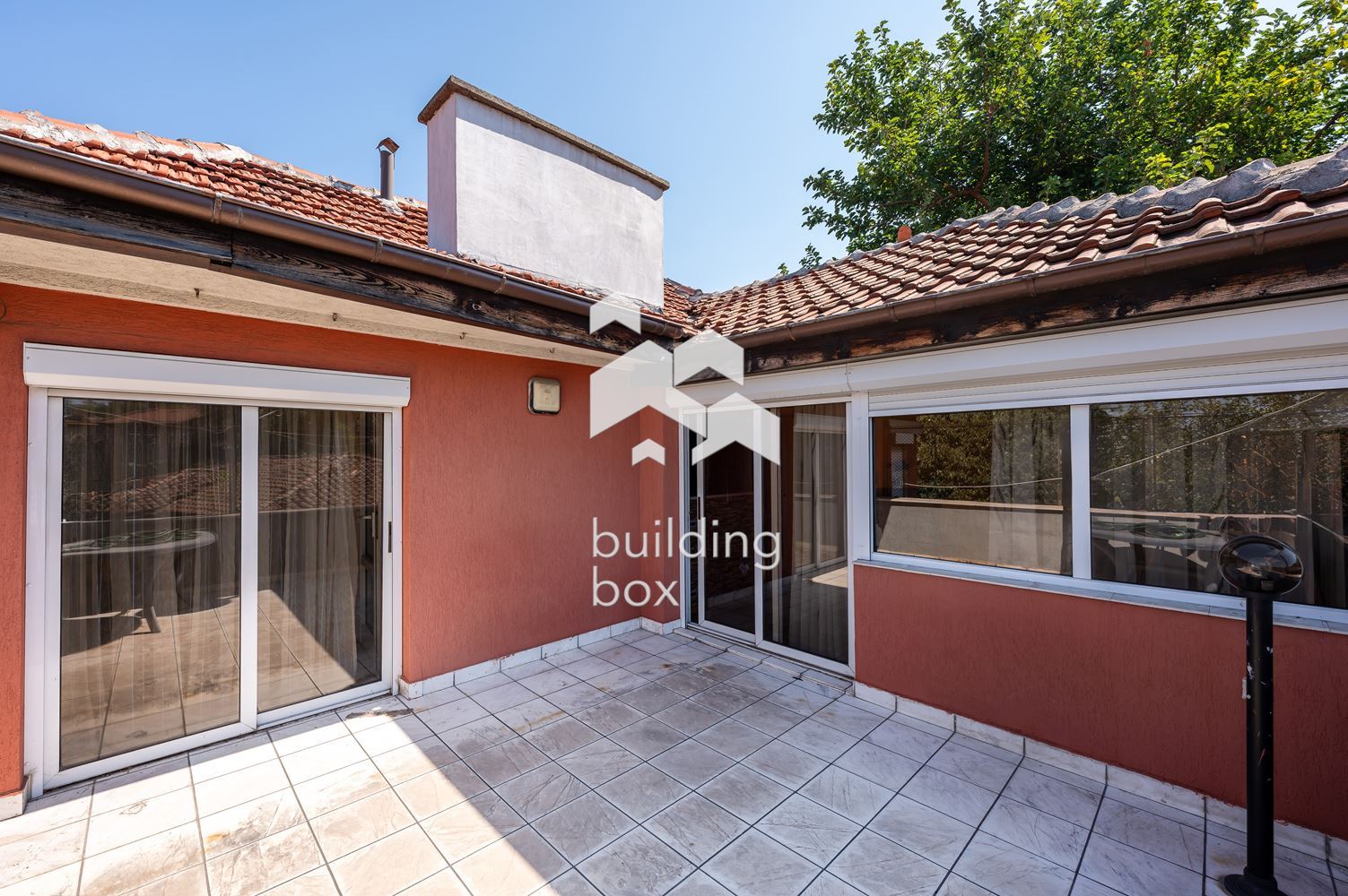 Два етажа от къща със самостоятелен вход в сърцето на град Пловдив - 0