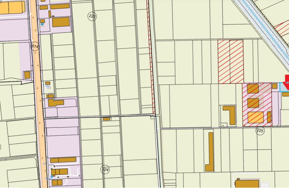 Парцел подходящ за складова база между гр. Пловдив и с. Труд - 0