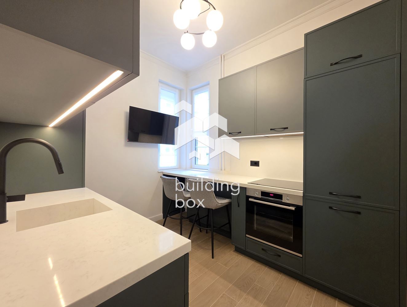 Тристаен апартамент в идеален Център - 0