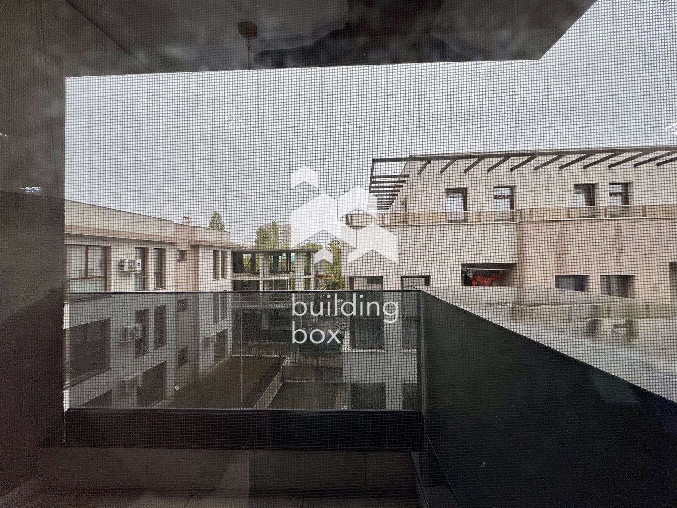 Многостаен апартамент до метро - 0