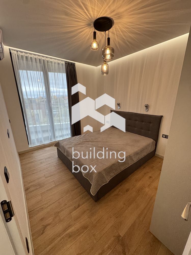 Продава тристаен в кв. Кръстова вада - 0