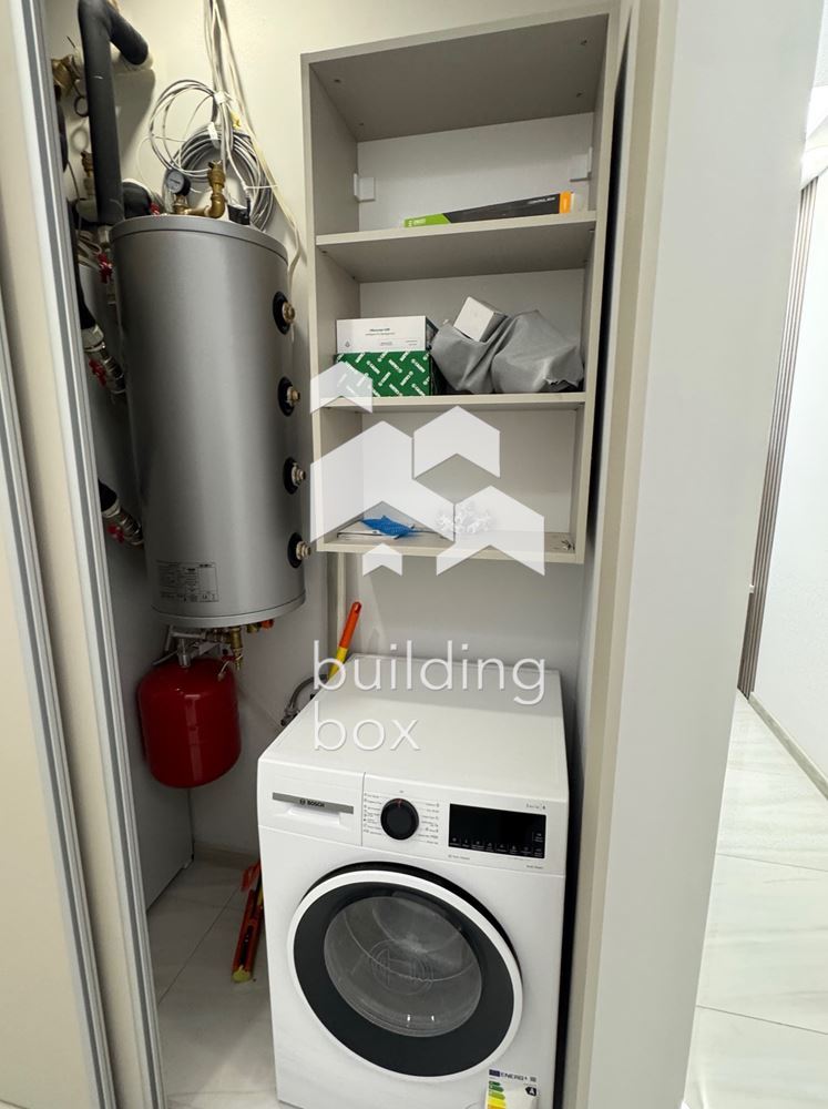 Продава двустаен апартамент в кв. Кръстова вада - 0