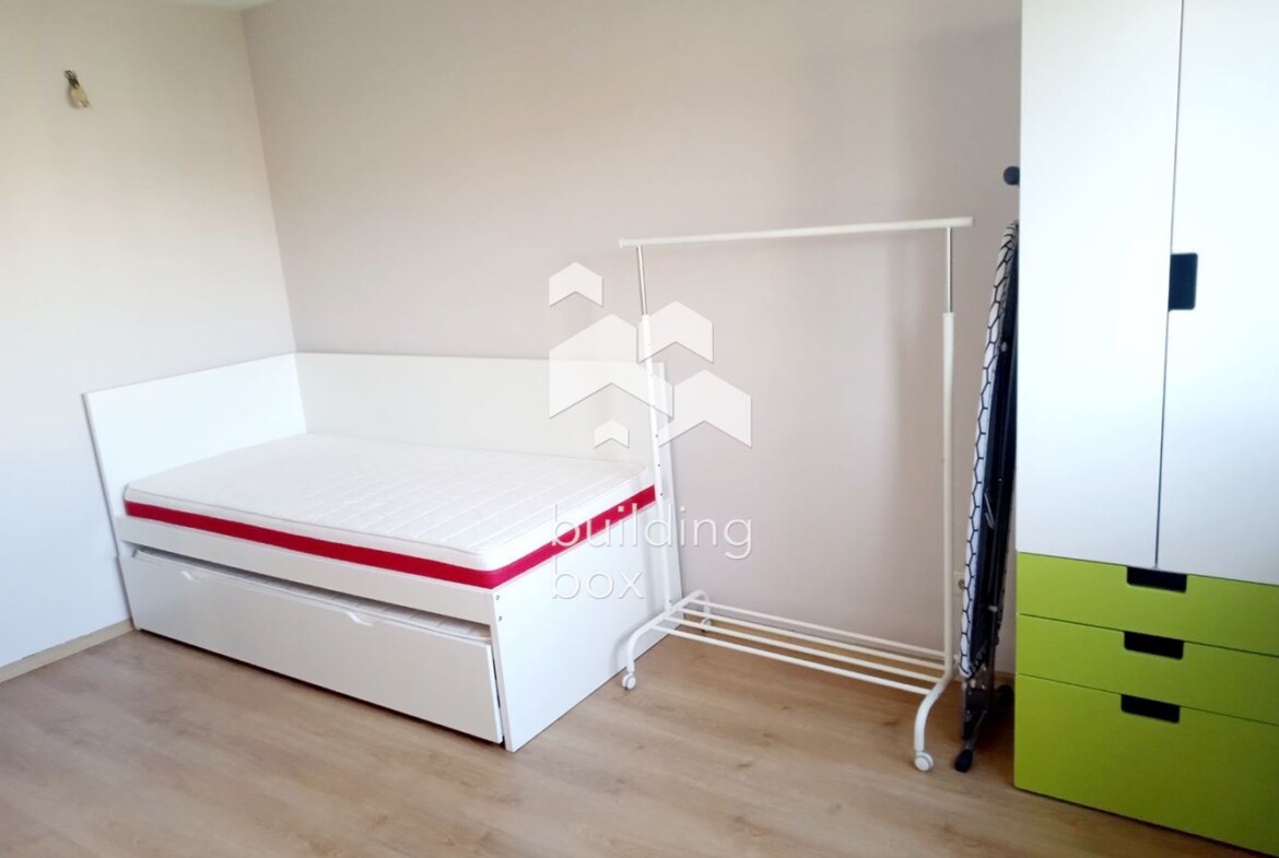 Просторен тристаен апартамент във висок клас затворен комплекс в кв. Витоша - 0