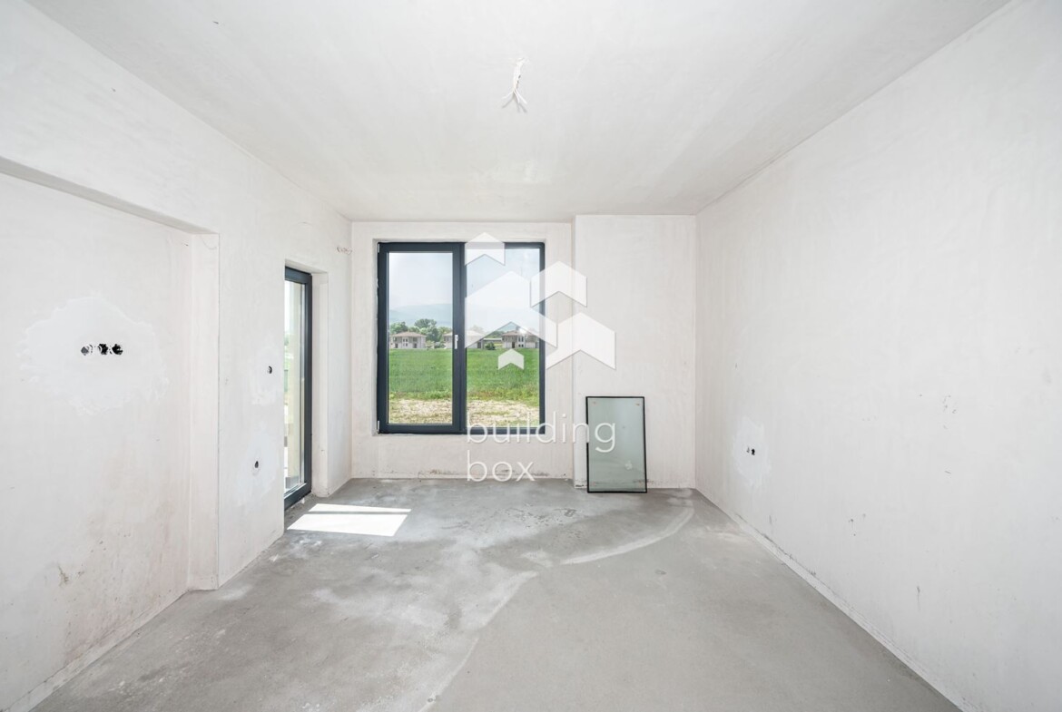 Двуетажна къща с АКТ 16 - кв. Западен - 0