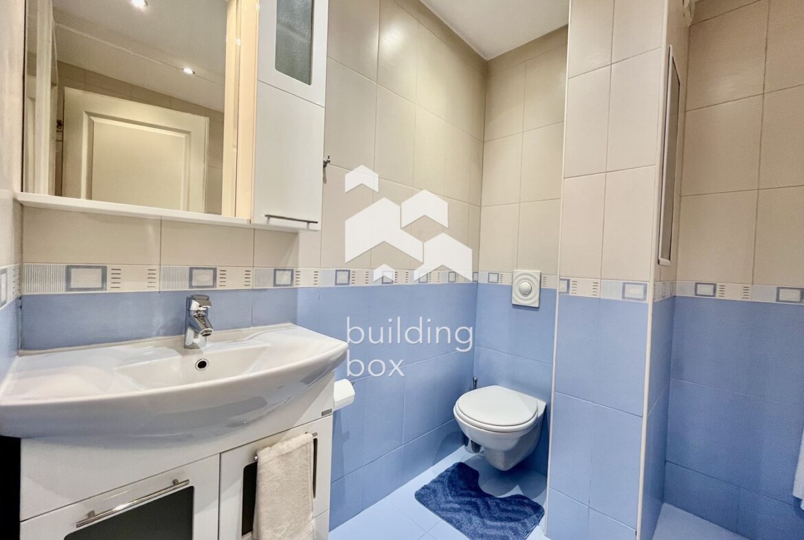 Просторен двустаен апартамент със страхотна гледка и гараж, Изток - 0