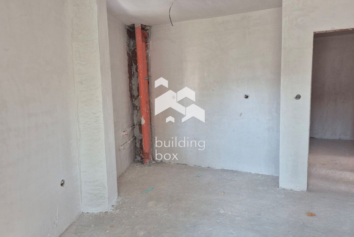 Тристаен апартамент - кв. Христо Смирненски - 0