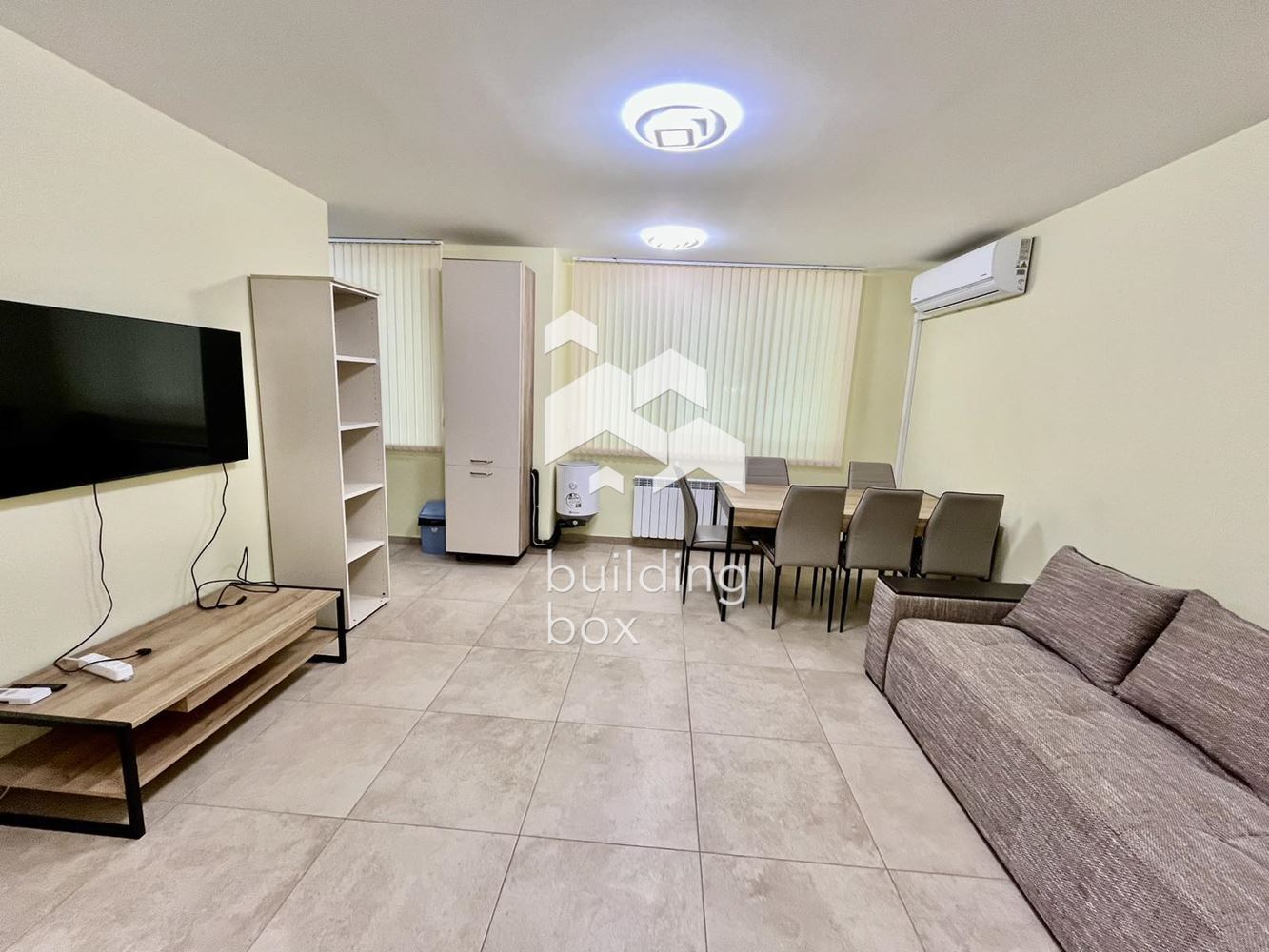 Тристаен апартамент, ул. Флора - 0