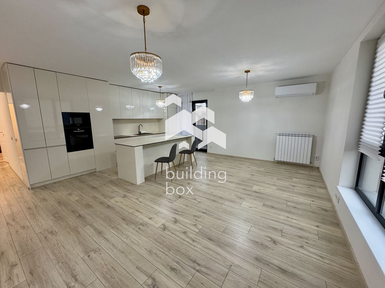 Многостаен апартамент до метро