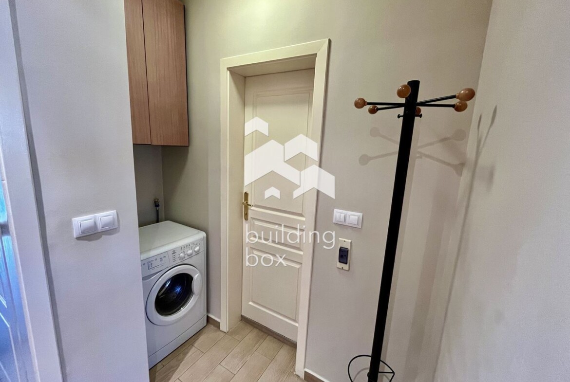 Просторен двустаен апартамент със страхотна гледка и гараж, Изток - 0