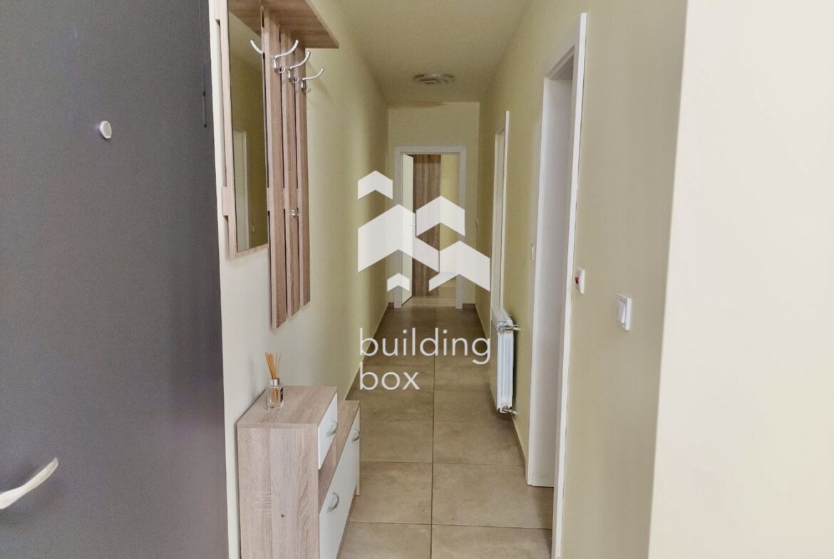 Тристаен апартамент, ул. Флора - 0