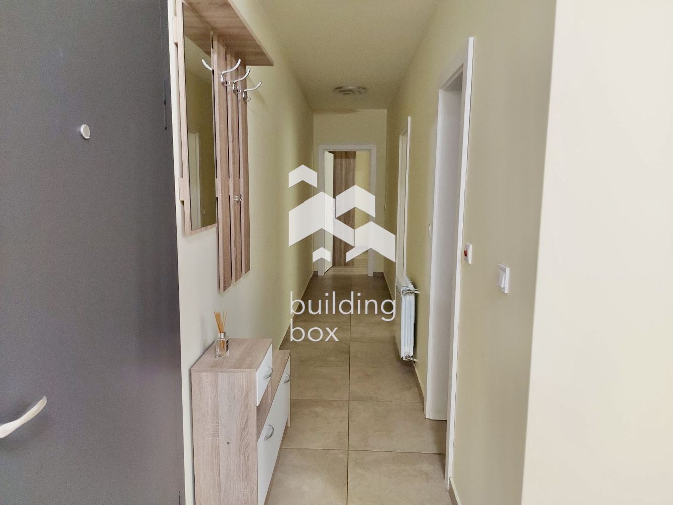 Тристаен апартамент, ул. Флора - 0