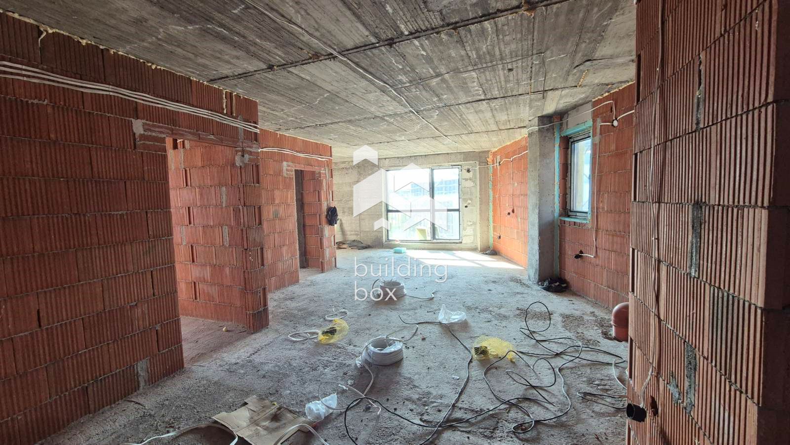 Тристаен апартамент на ул. Рая