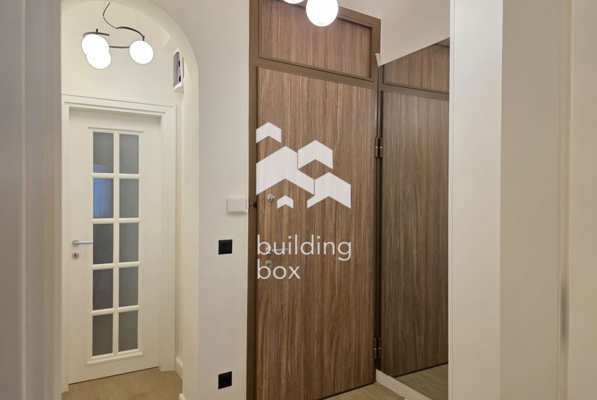 Тристаен апартамент в идеален Център - 0