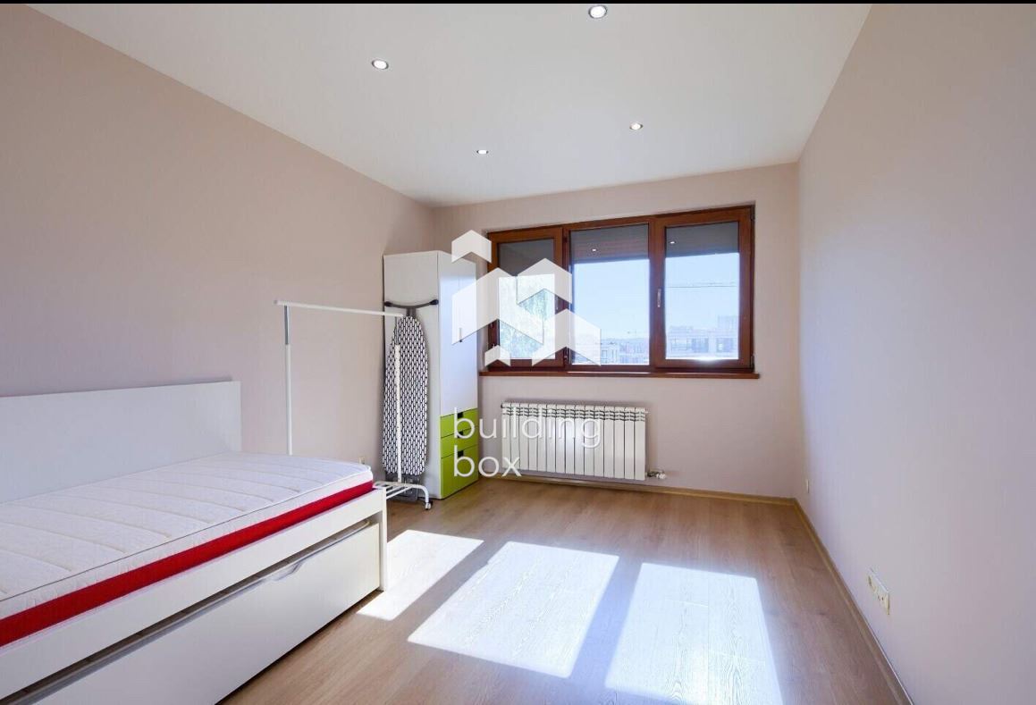 Просторен тристаен апартамент в затворен комплекс в кв. Витоша - 0