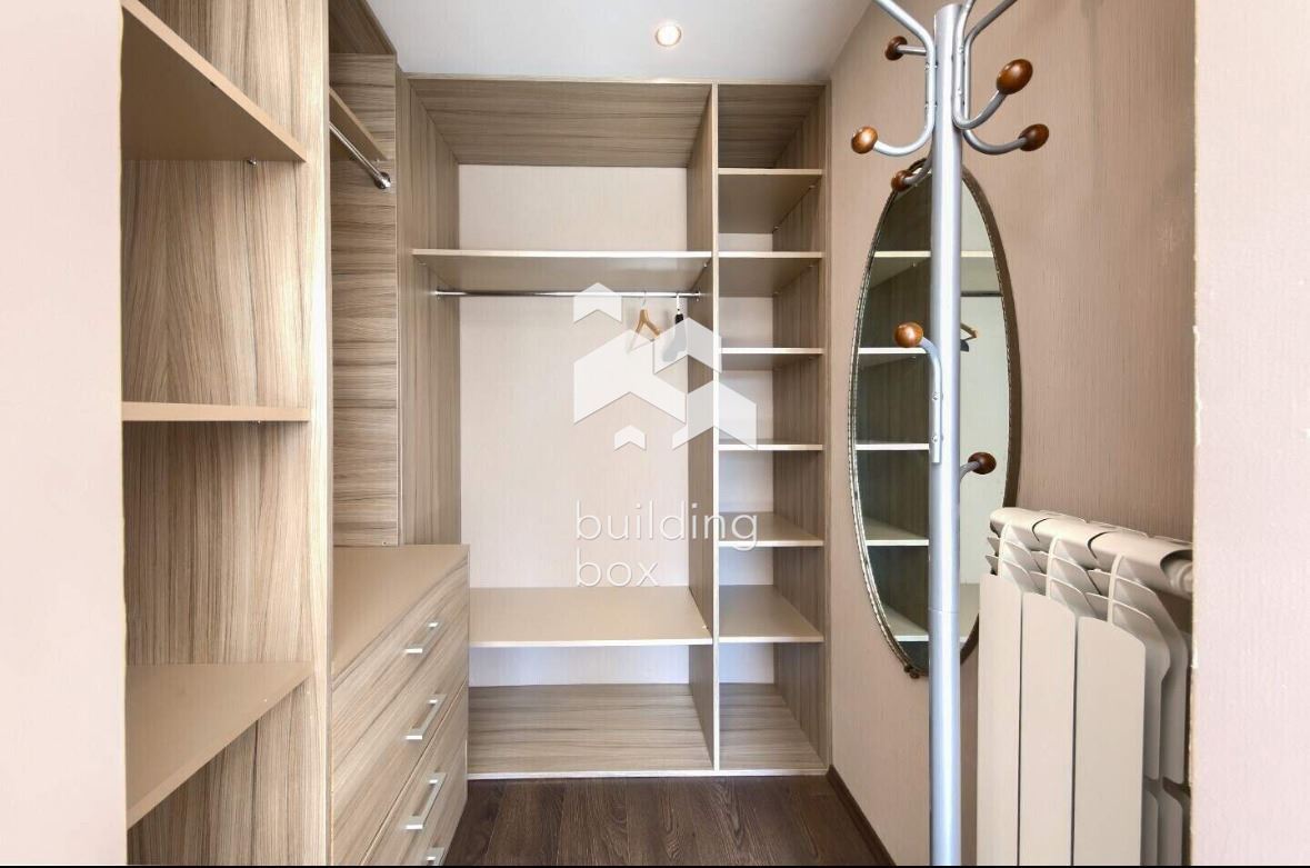 Просторен тристаен апартамент във висок клас затворен комплекс в кв. Витоша - 0