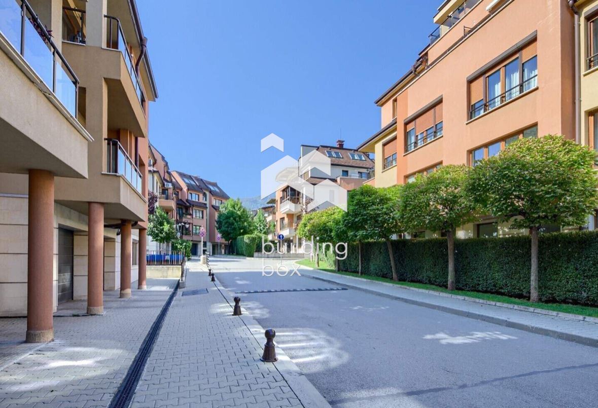 Просторен тристаен апартамент в затворен комплекс в кв. Витоша - 0