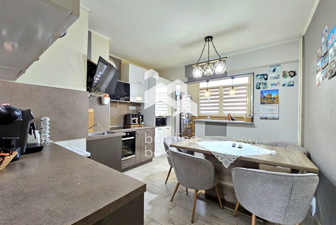 Обзаведен тристаен апартамент - кв. Люлин 3 - 0