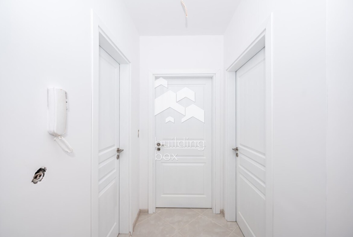 Тристаен апартамент - 0