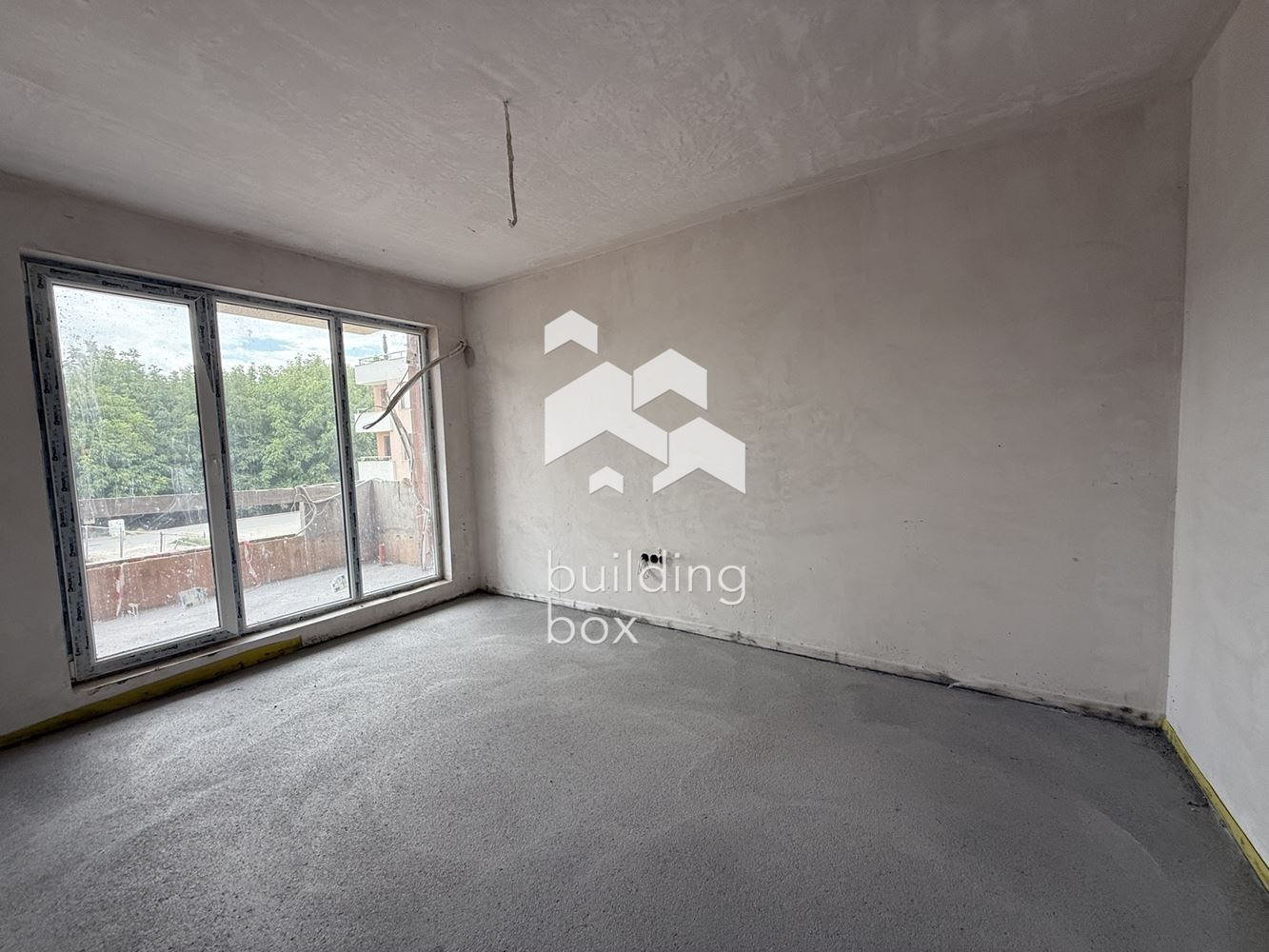 Тристаен апартамент - кв. Остромила - 0