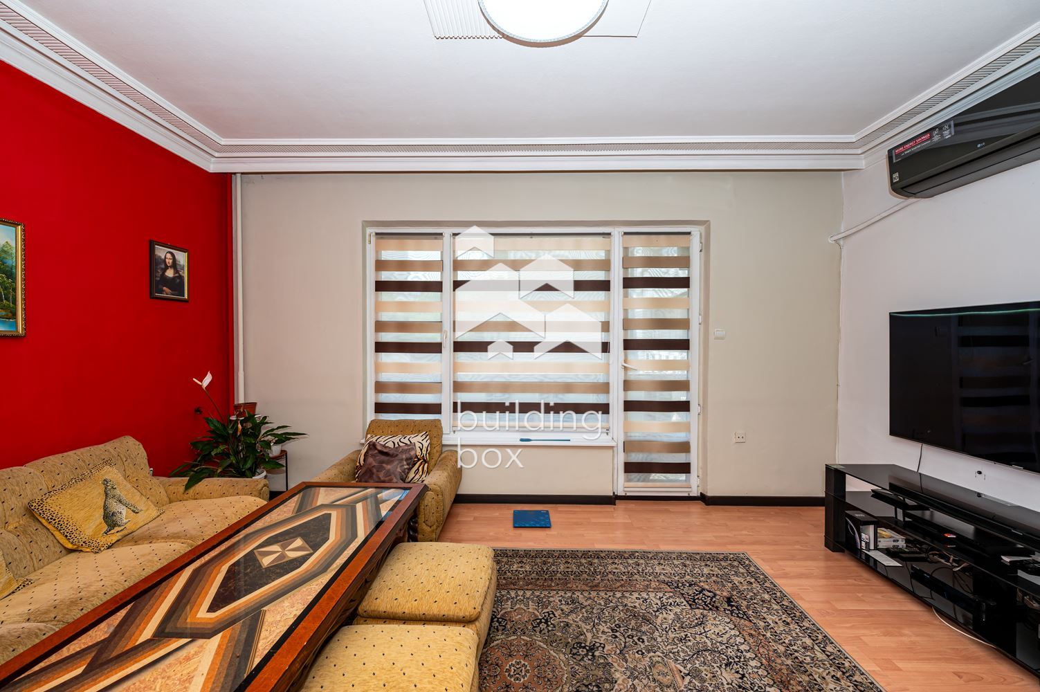 Тристаен апартамент до Събота пазара - 0