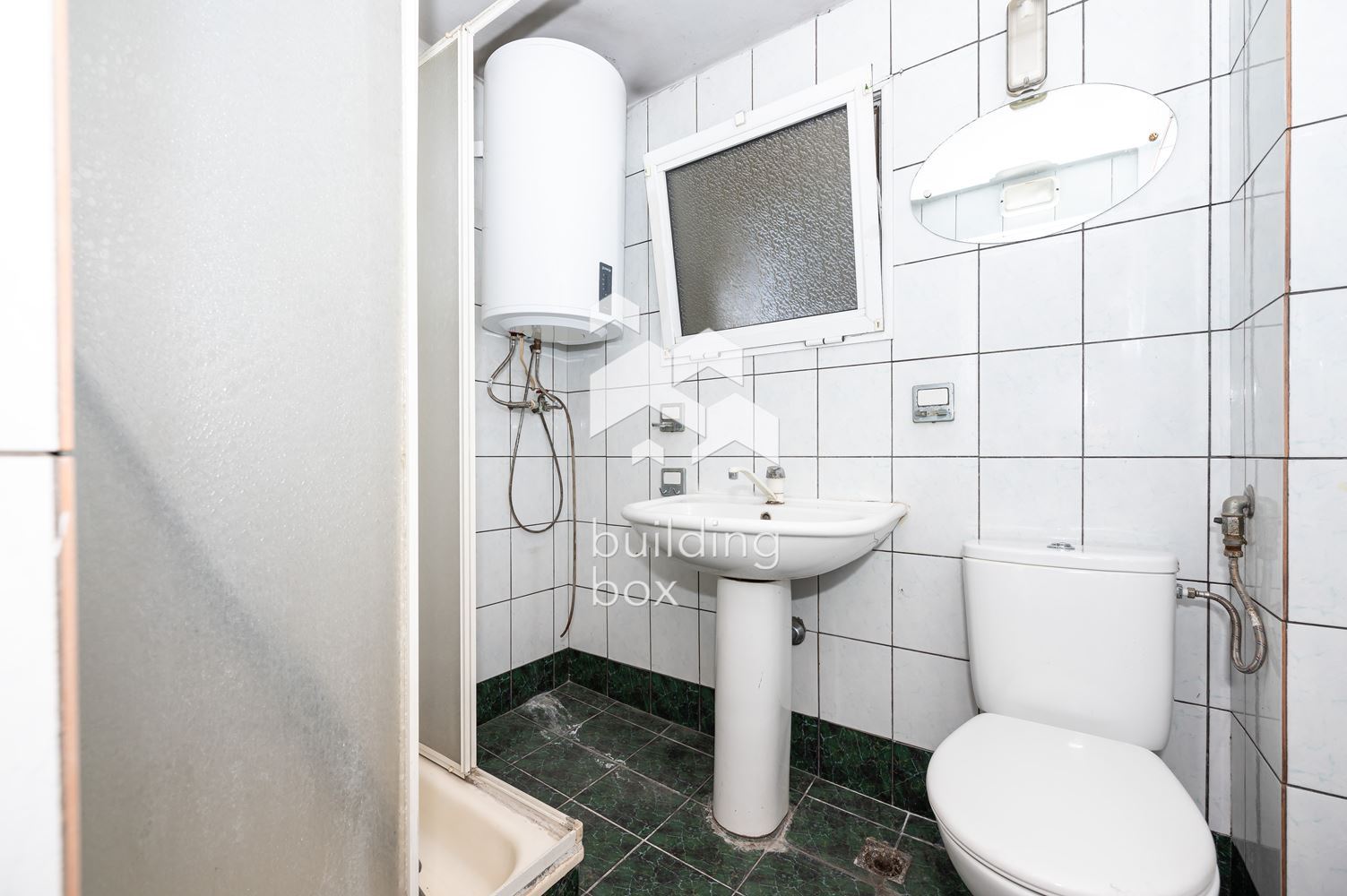 Два етажа от къща на крачка от "Капана" - 0