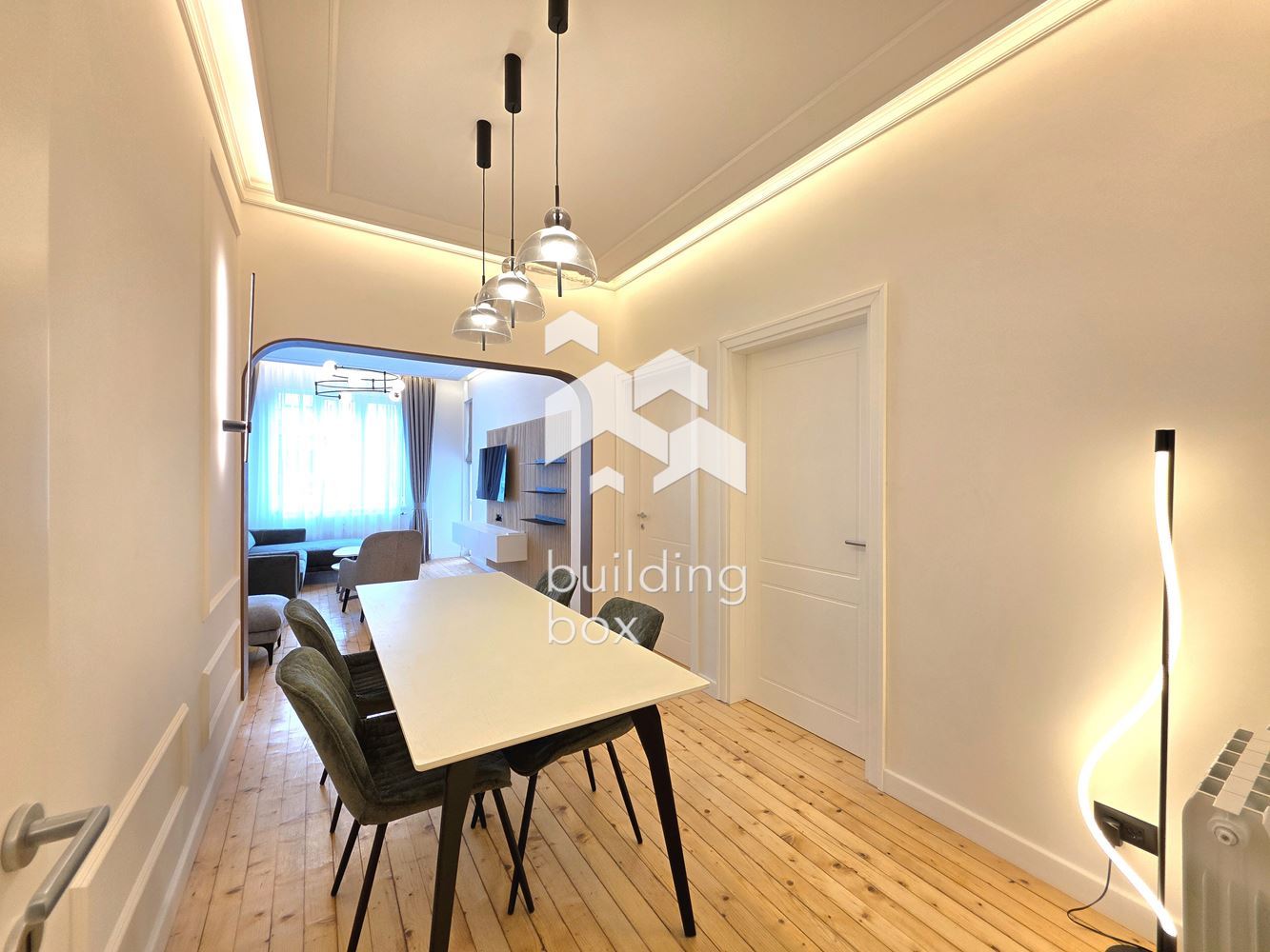 Тристаен апартамент в идеален Център - 0