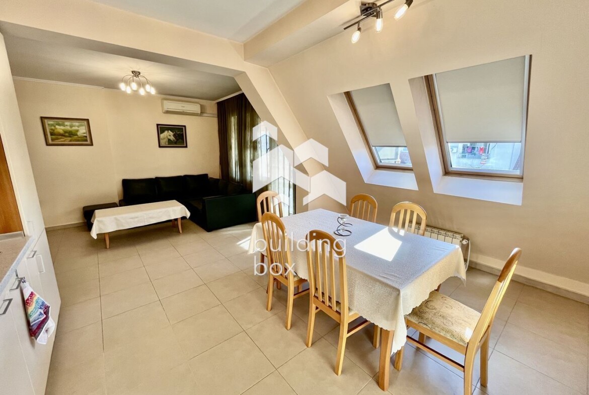 Просторен двустаен апартамент със страхотна гледка и гараж, Изток - 0