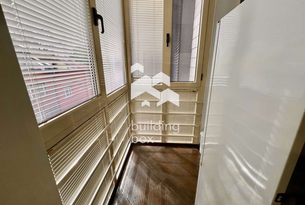 Тристаен апартамент в идеален Център - 0