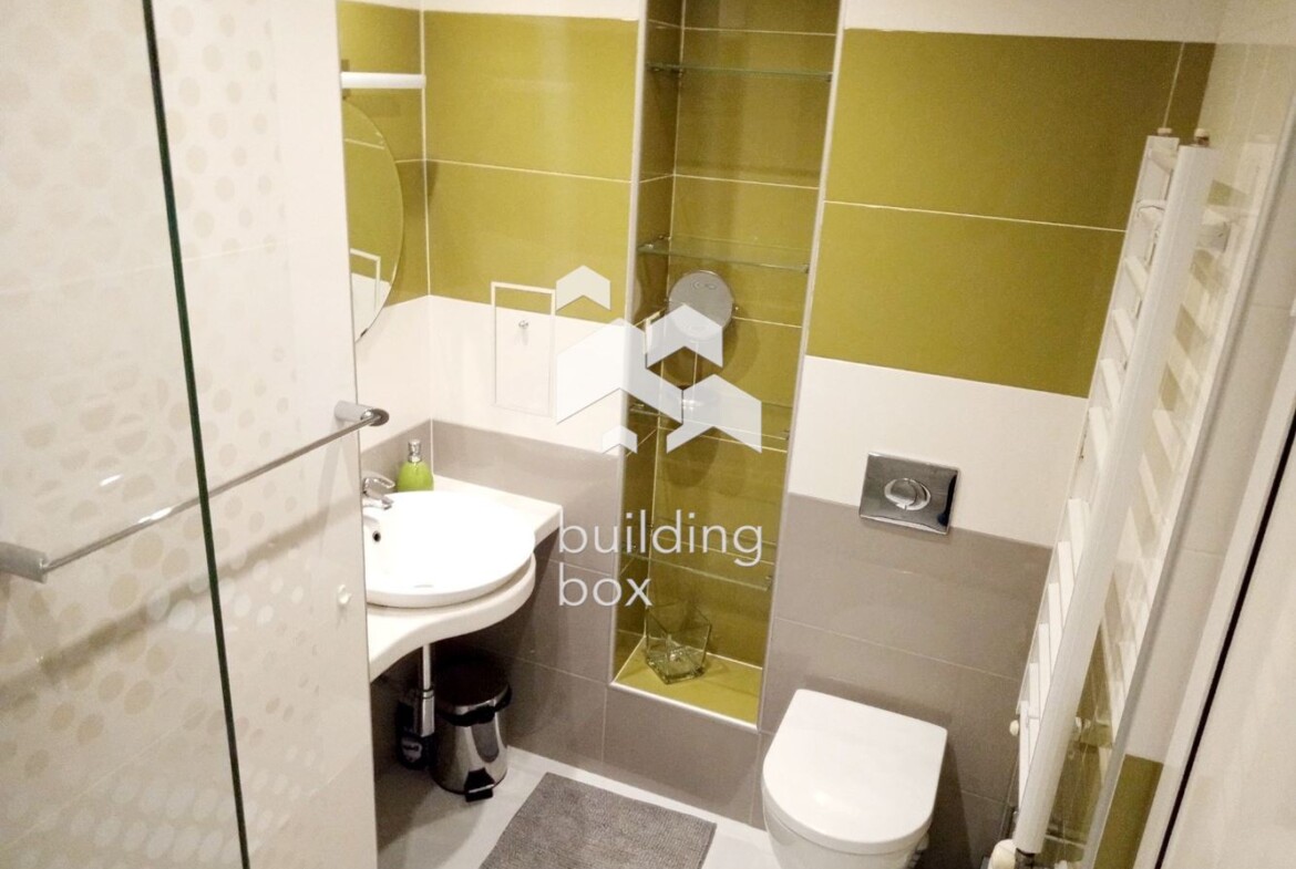 Просторен тристаен апартамент във висок клас затворен комплекс в кв. Витоша - 0