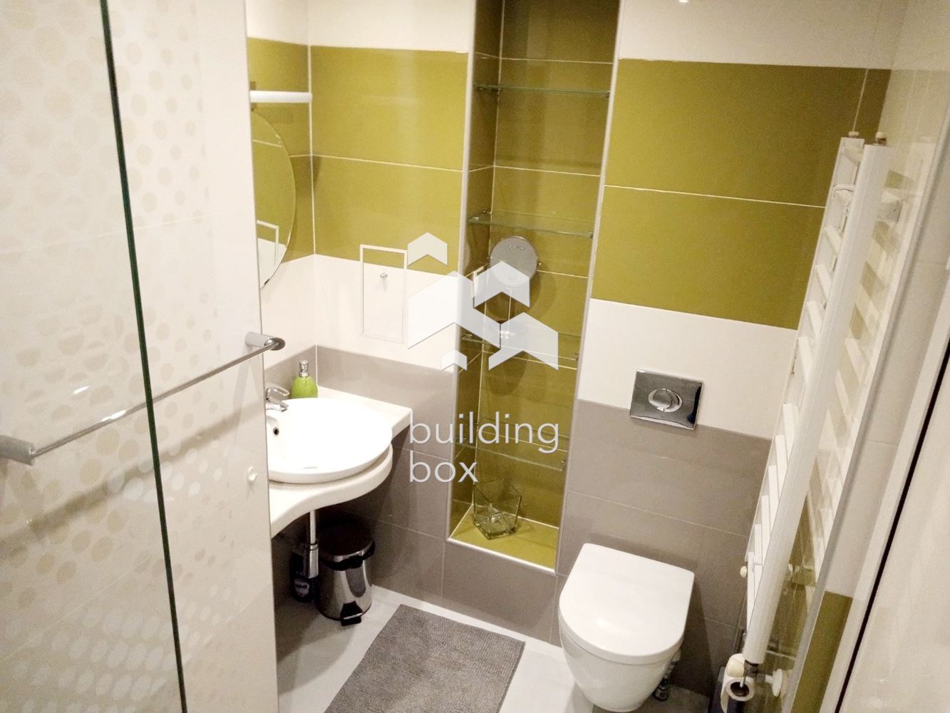 Просторен тристаен апартамент в затворен комплекс в кв. Витоша - 0