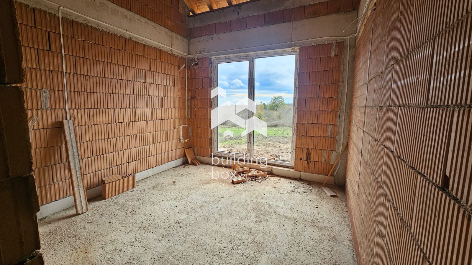 Къща с Акт 14, завършване до ключ. Стил и комфорт близо до всичко, далеч от шума - на 15 мин. от гр. Варна - 0