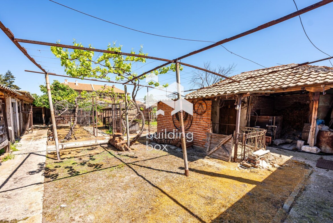 Двуетажна къща - гр. Раковски - 0